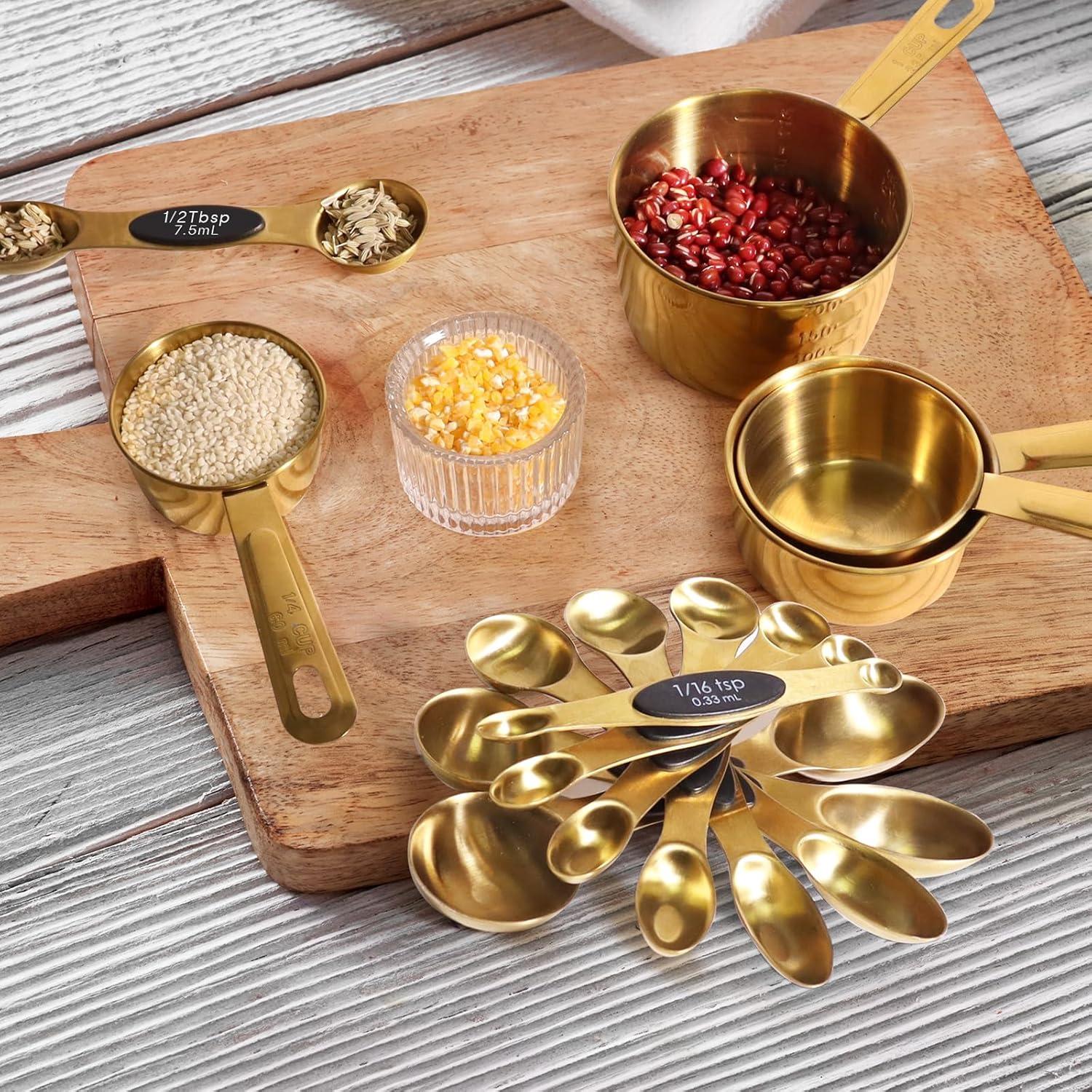 Juego de 13 Tazas y Cucharas Medidoras Sinnlicht Doradas