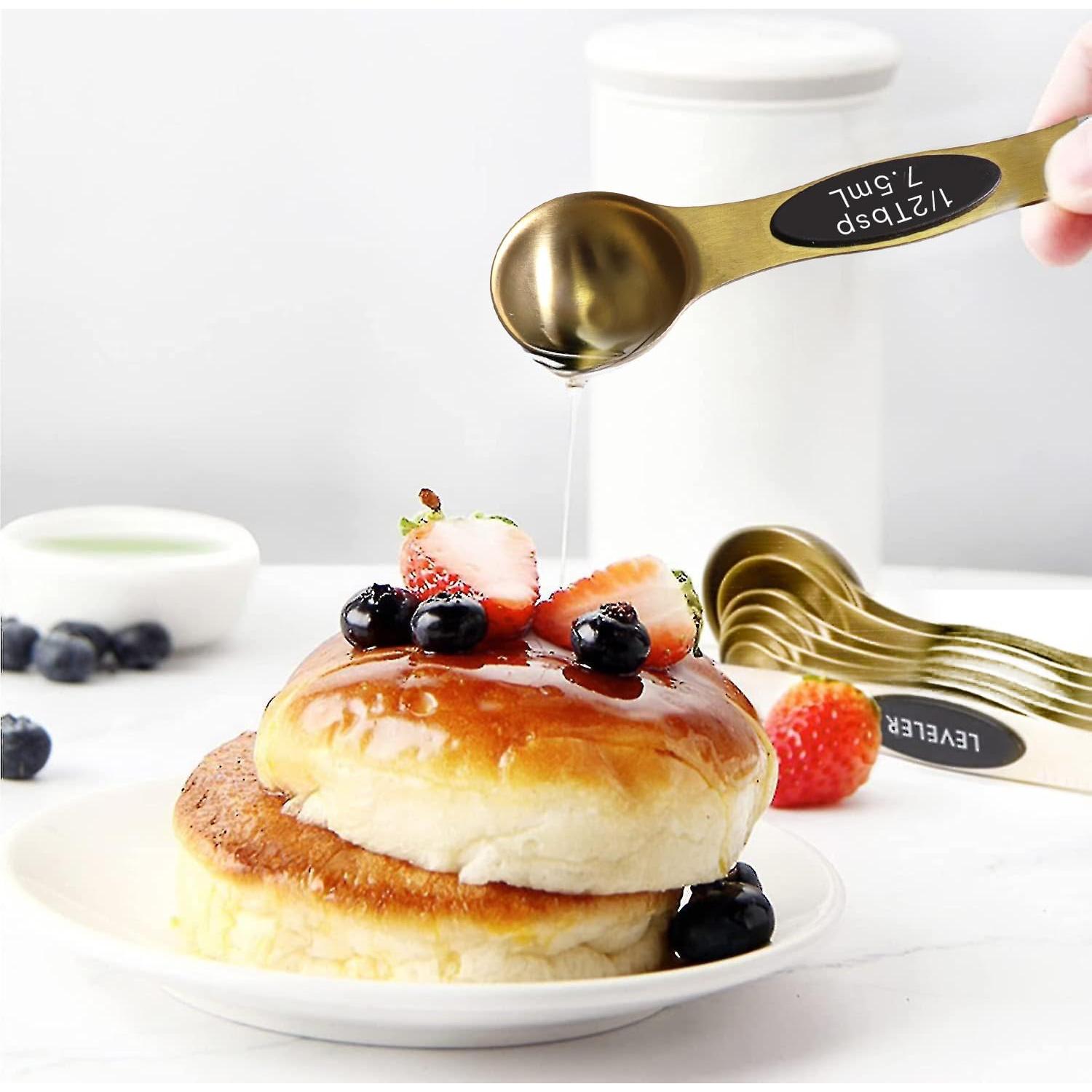 Juego de 13 Tazas y Cucharas Medidoras Sinnlicht Doradas