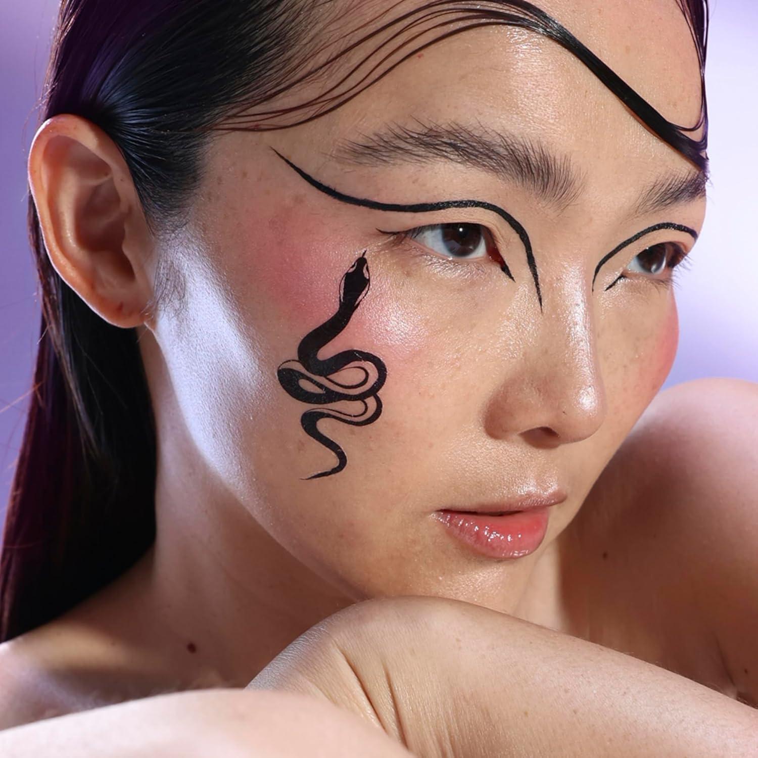 Delineador Líquido Negro Reina Cobra - Resistente al Agua 9g