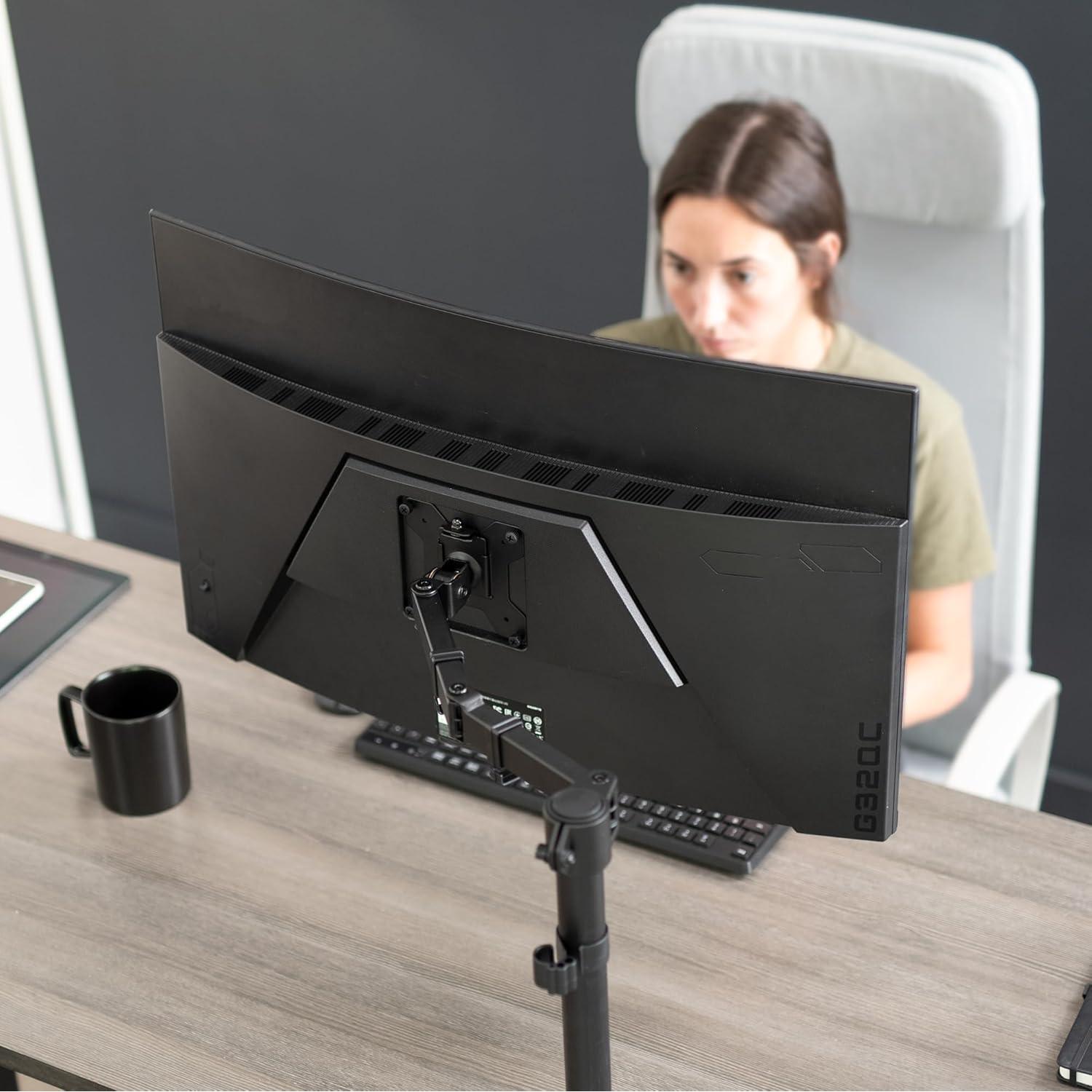 Soporte de Monitor VIVO STAND-V001 Ajustable hasta 38"