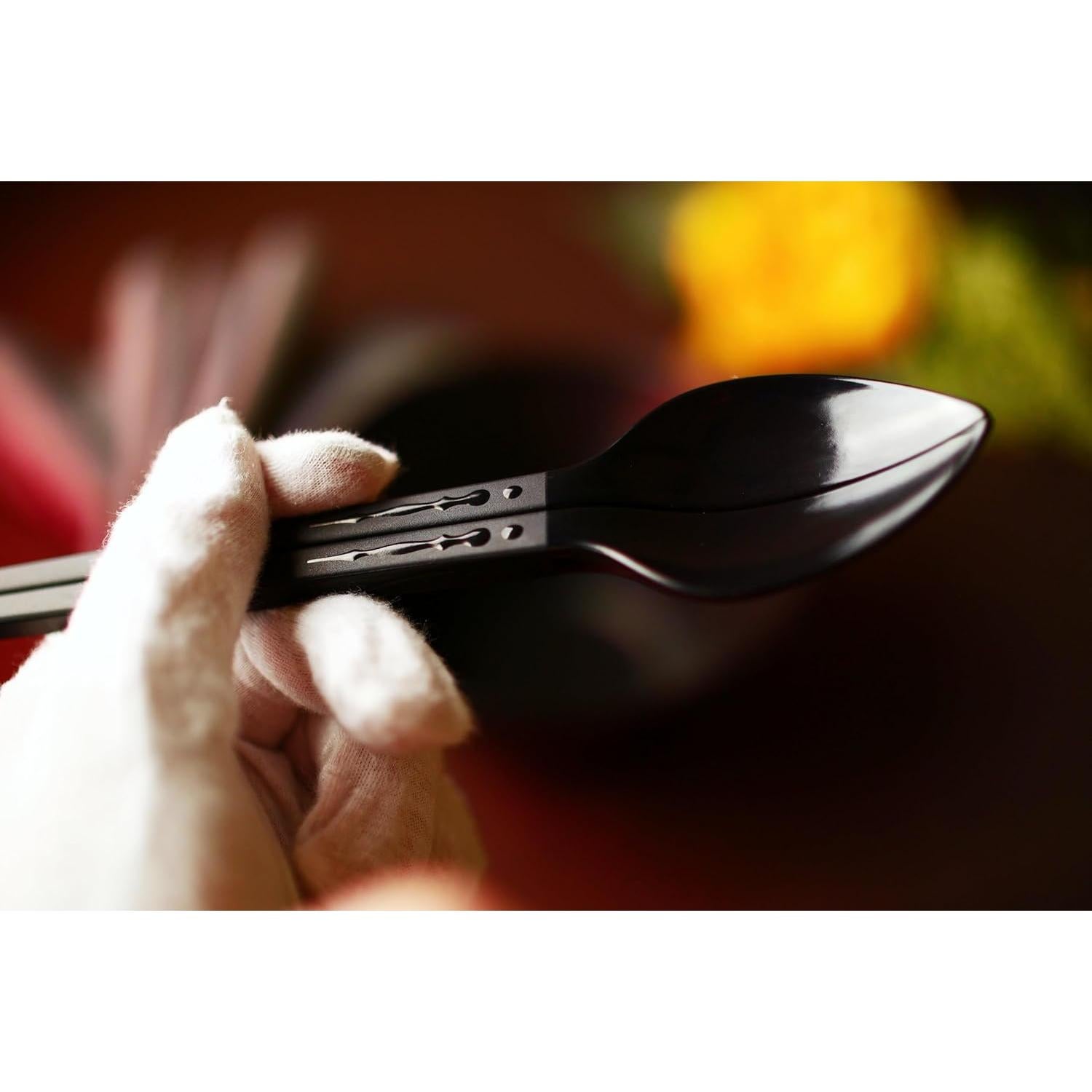 Palillos bidireccionales Spinthira con cuchara y bolsa 2024