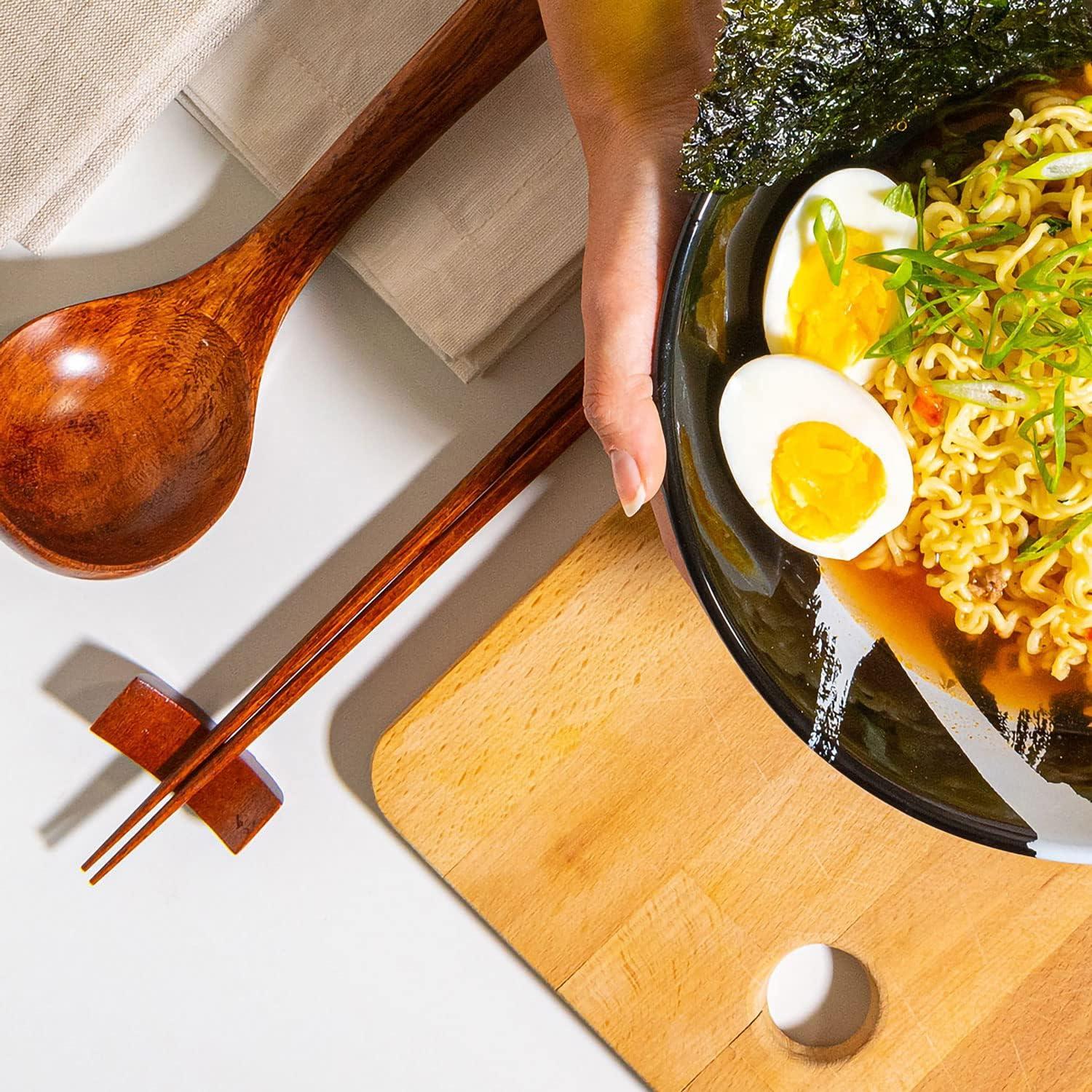 Juego de Palillos de Madera CuziCuzi con Soporte y Bolsa 23.5 cm