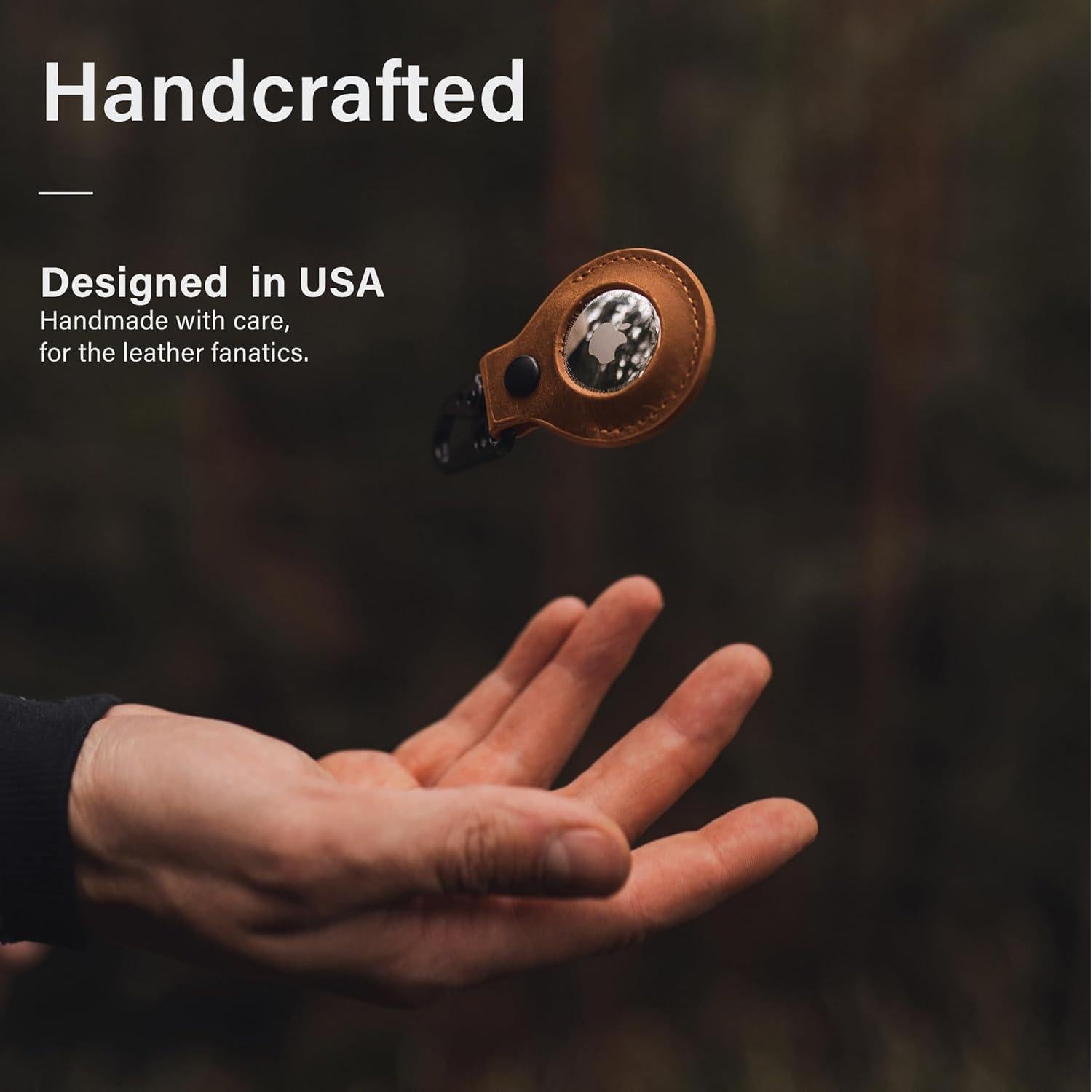 Funda de cuero KORDIZ para AirTag con llavero marrón