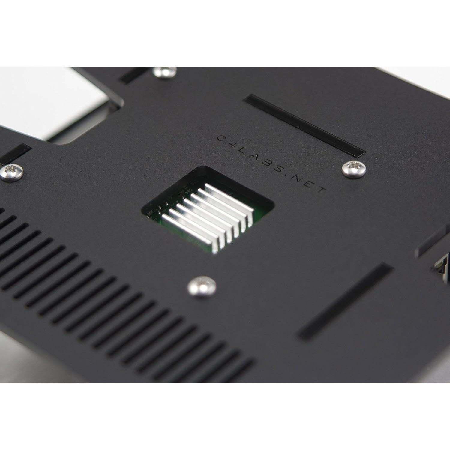 Caja para Raspberry Pi 3B+, 2 y B+ C4 Labs con Disipadores