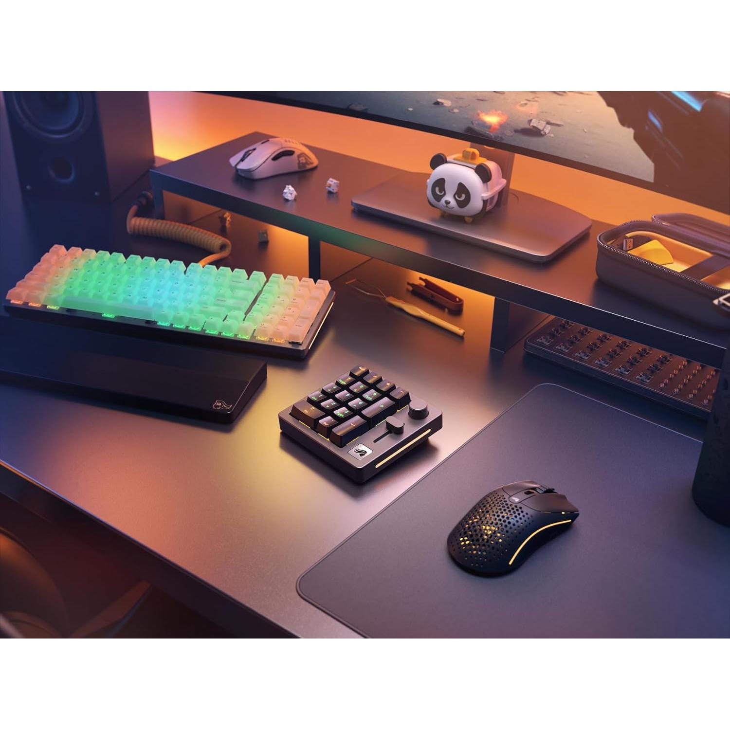 Teclado Numérico Mecánico Glorious GMMK Negro - Hotswap, RGB