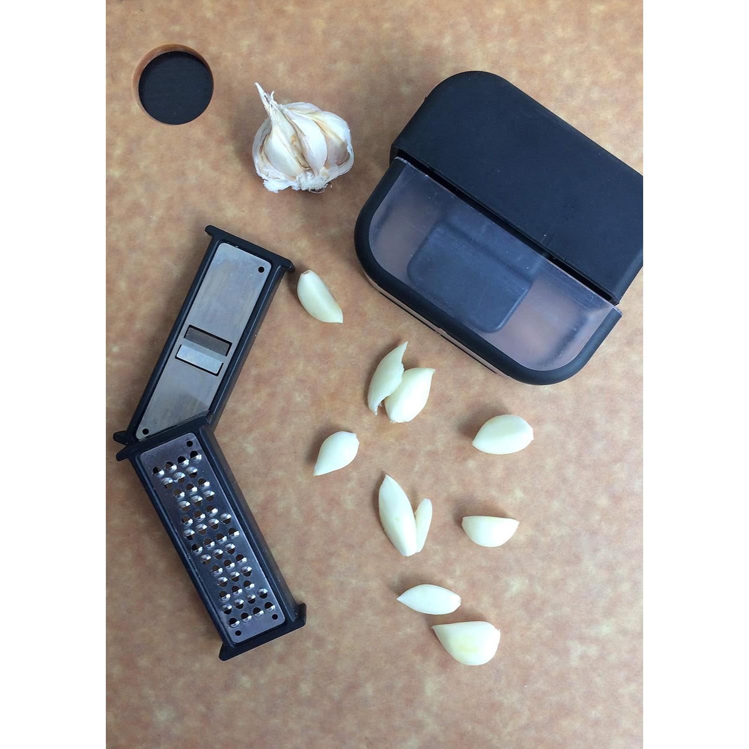 Juego Picador y Cortador de Ajo Microplane Negro