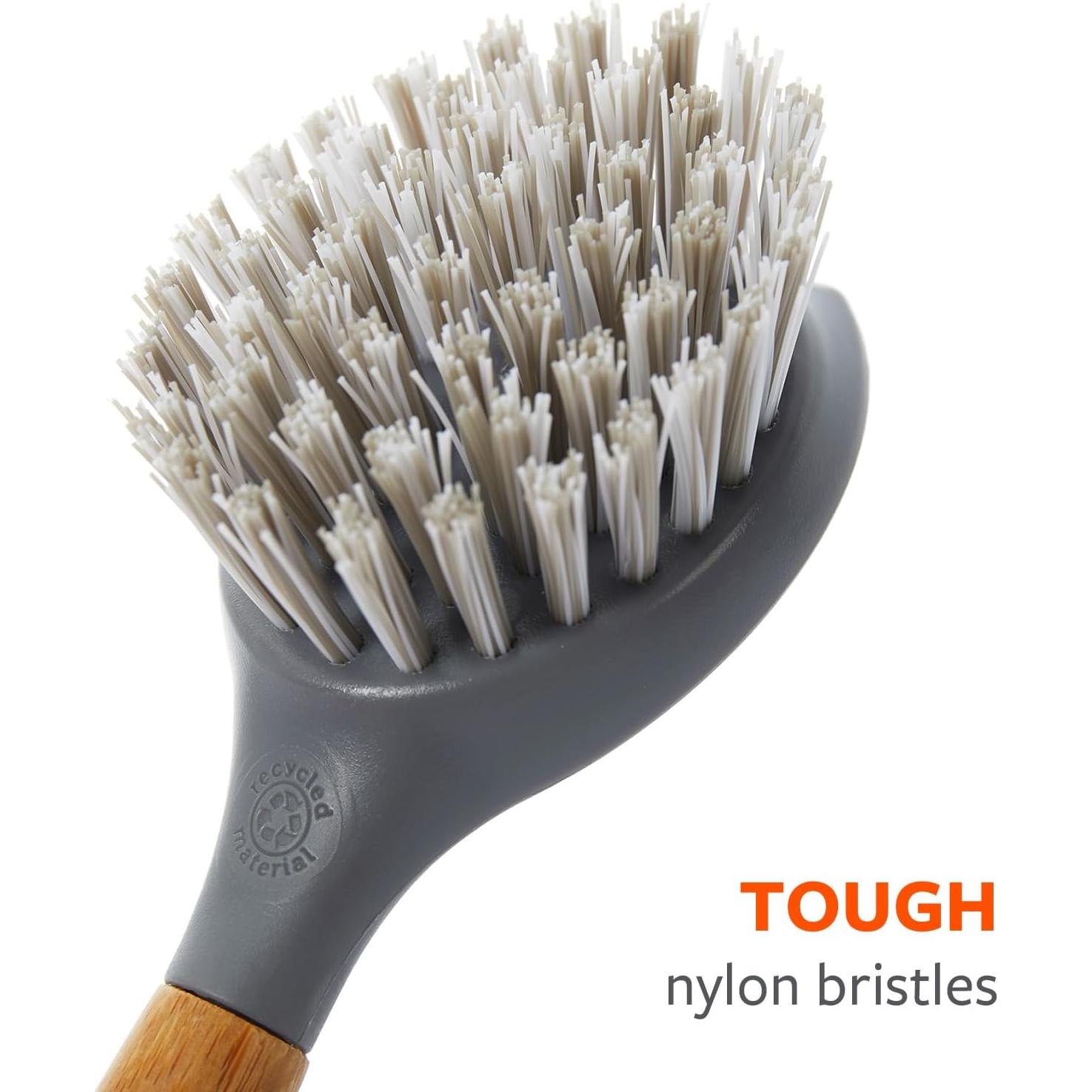 Cepillo de Hierro Fundido Full Circle Tenacious C con Mango de Bambú