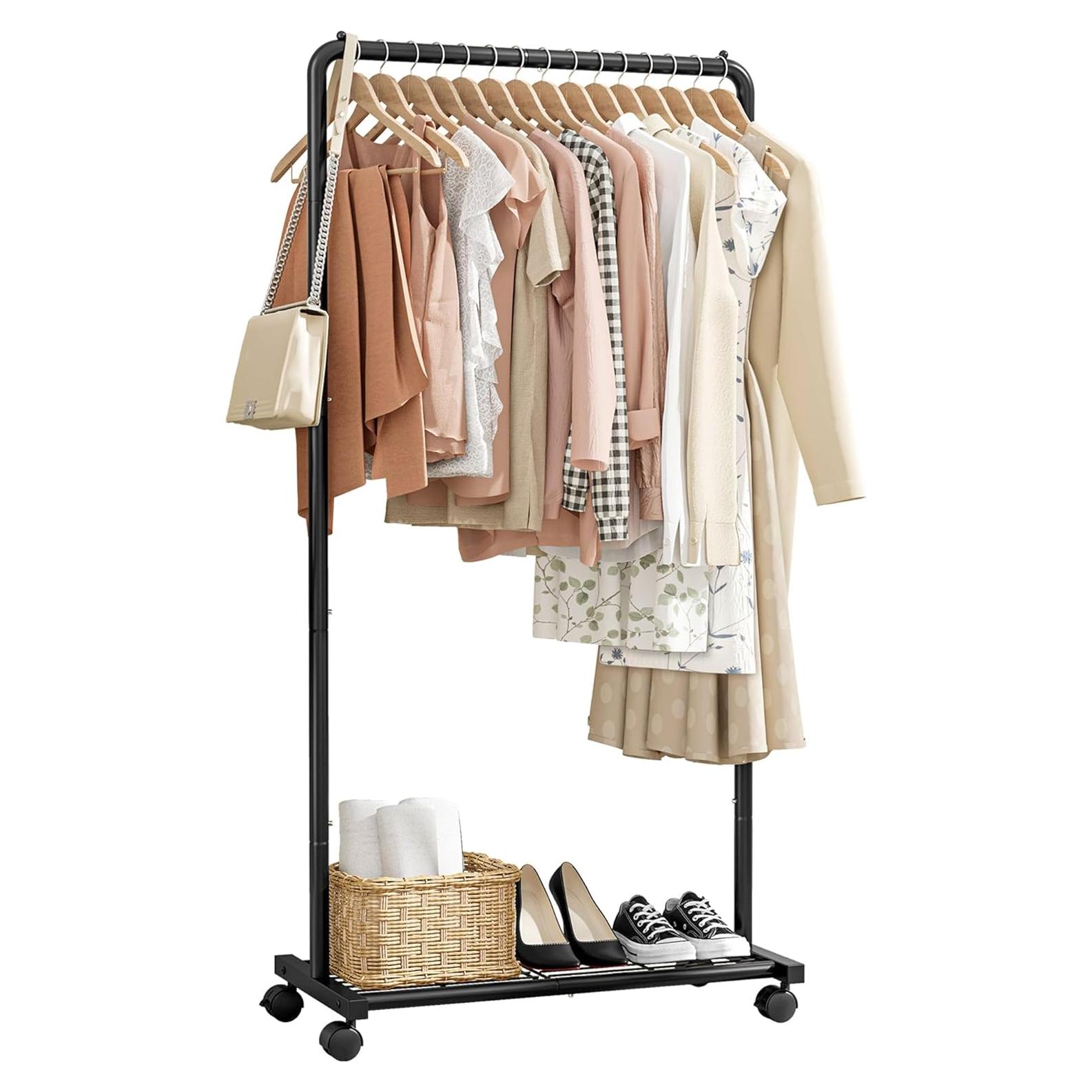 Perchero de Ropa Sakugi con Estante y Ruedas, Negro 71.1x35.6x149.9 cm