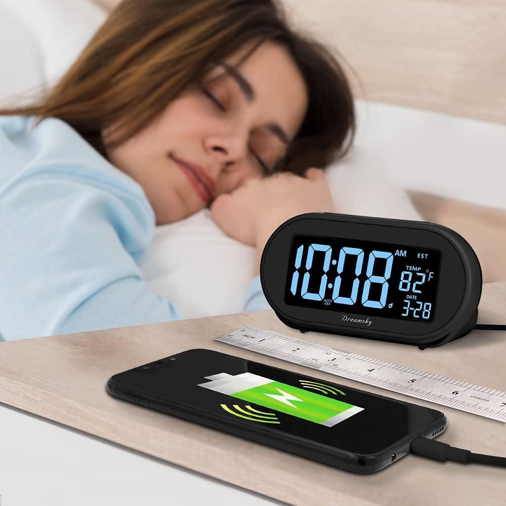 Reloj Despertador Digital DreamSky DS305 con USB y Dimmable
