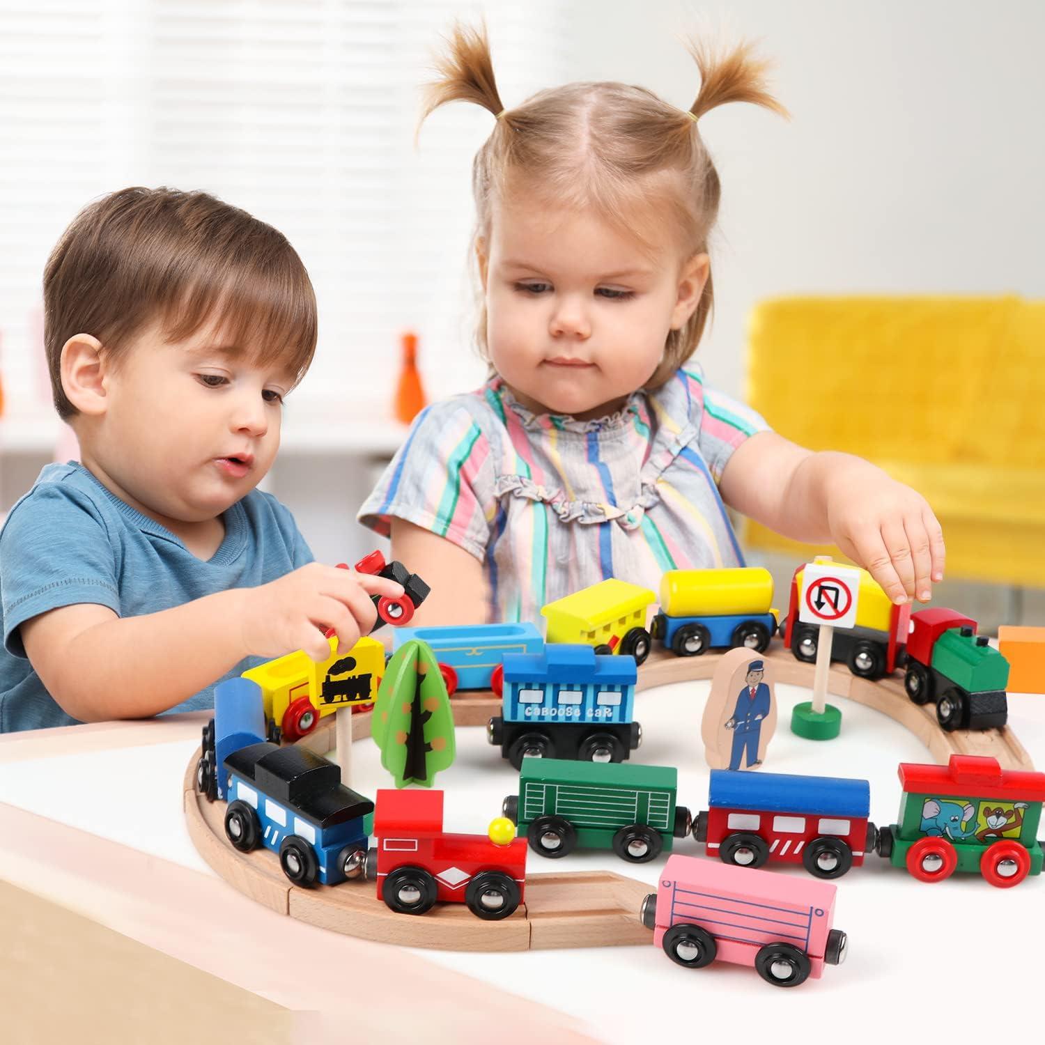 Set de Trenes de Madera Joqutoys 31 PCS con Vagones y Conectores