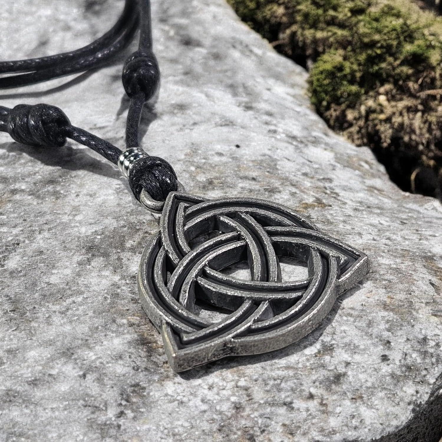 Collar Ajustable Triquetra BlueRica Unisex 45-91 cm