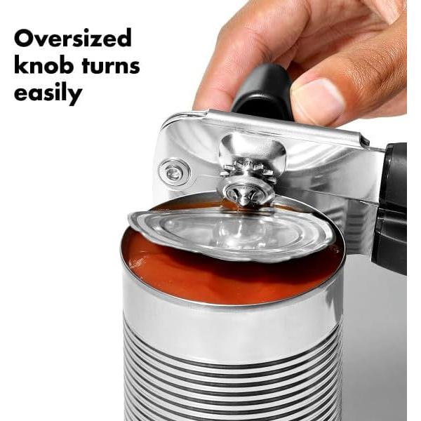 Abrelatas Manual OXO Good Grips con Mango Suave y Abridor de Botellas