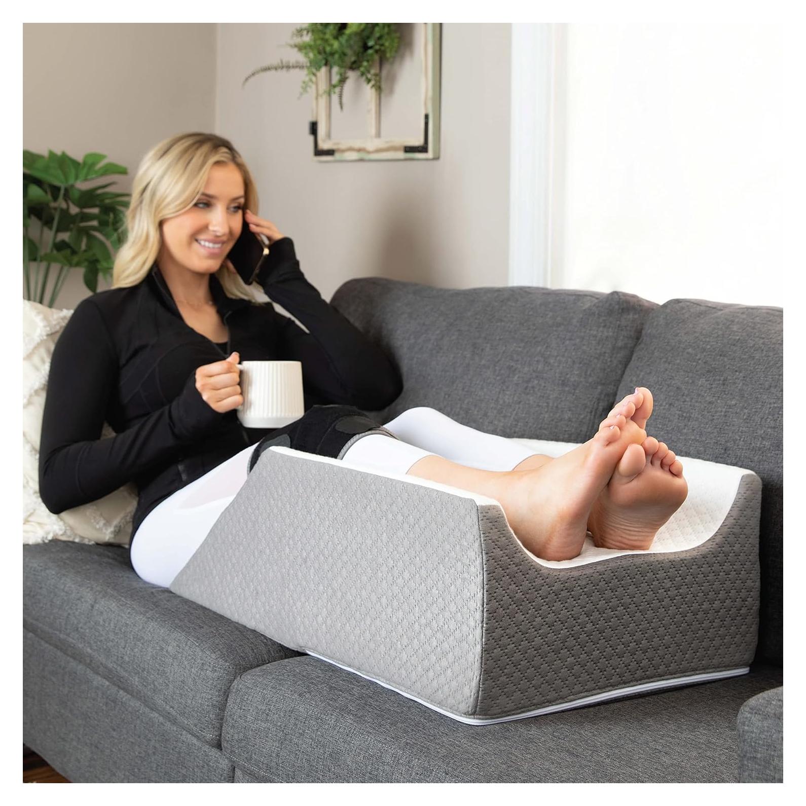 Almohada Elevadora de Pierna Doble Kölbs - Post Cirugía, Funda Jacquard