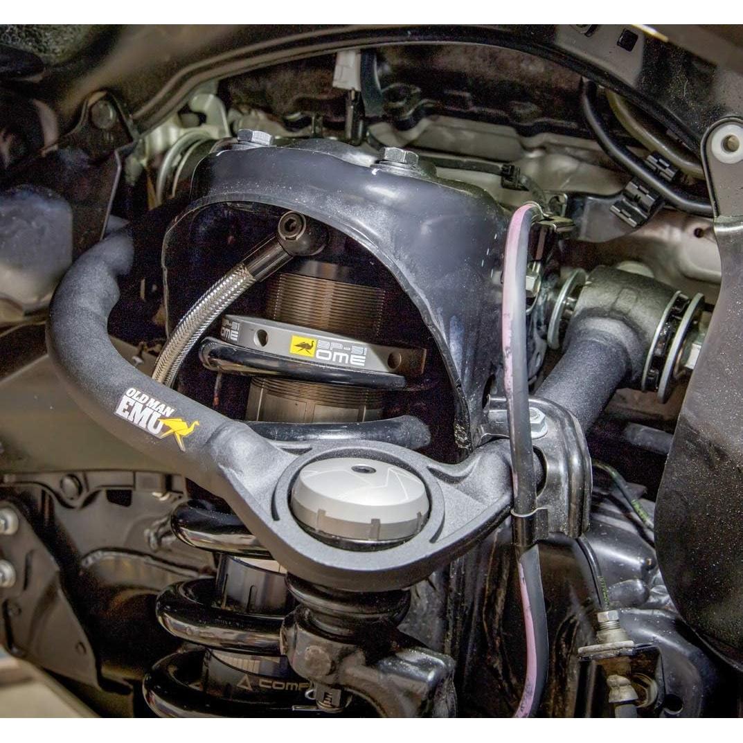 Brazos de Control Superior Old Man Emu UCA0003 para Toyota Hilux 2005+