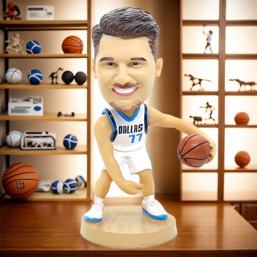 Figura Bobblehead Luca Doncic 12.95 cm Resina Coleccionable