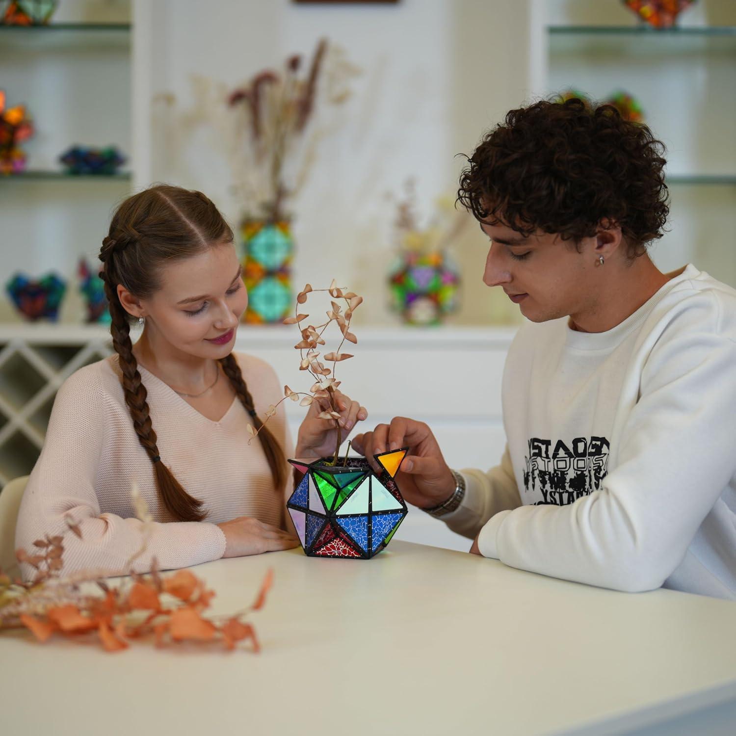 TOSY Pirámide Magnética Brillante - 12 Piezas Creativas