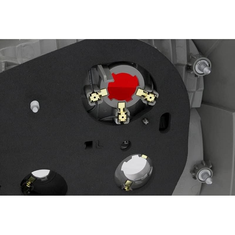 Luz Trasera Izquierda Toyota Yaris Sedán 2007-2011 Gold Shrine