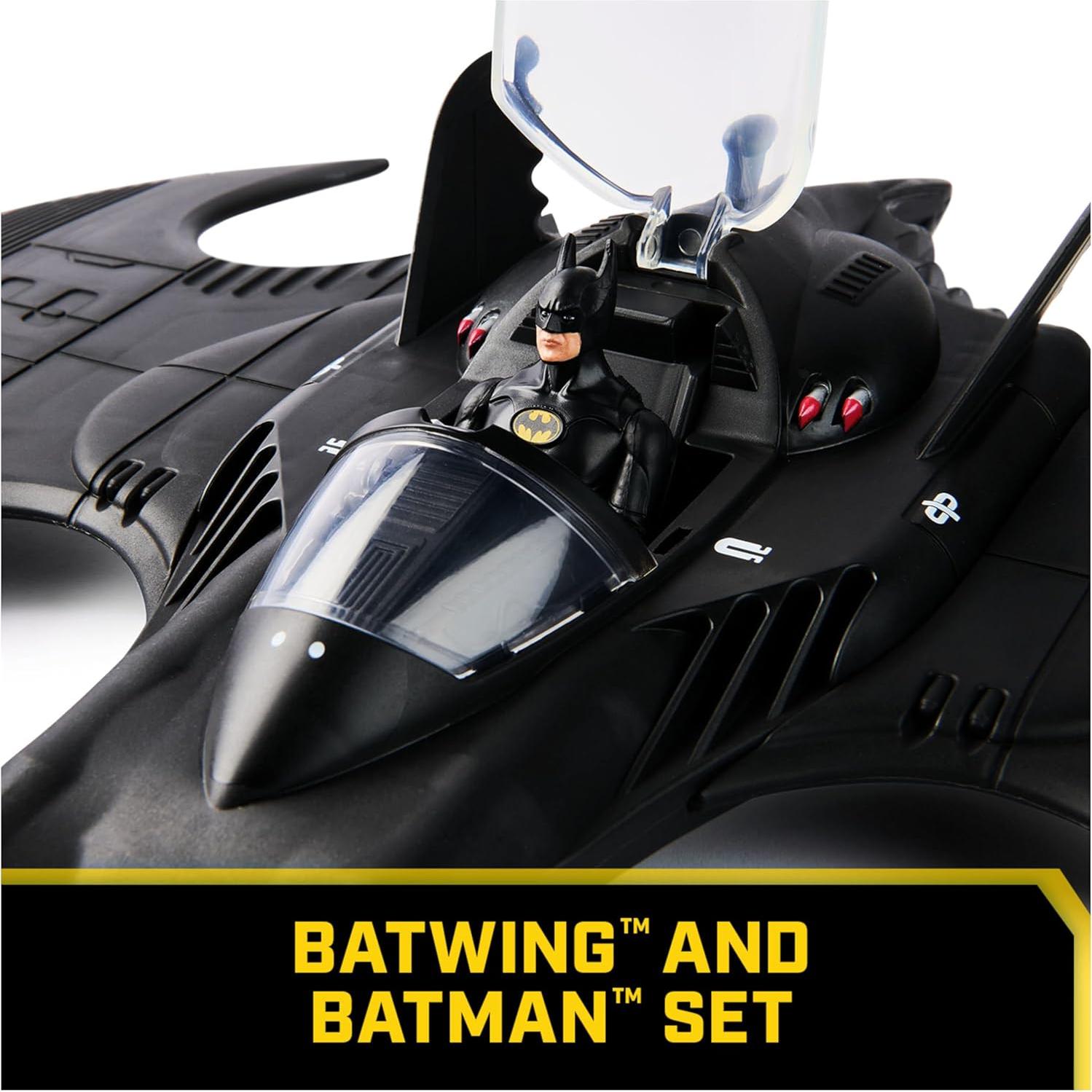 Conjunto Batwing y figura Batman 4" Spin Master - Edición 85 Aniversario