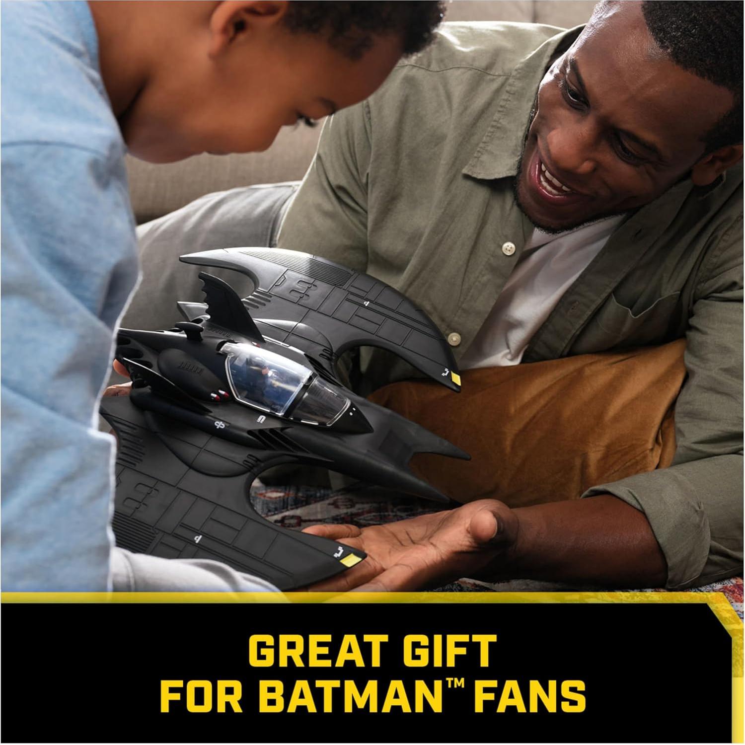 Conjunto Batwing y figura Batman 4" Spin Master - Edición 85 Aniversario