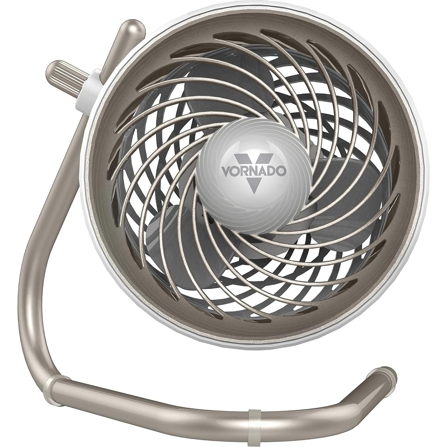 Ventilador de Escritorio Vornado Pivot 15.24 cm 3 Velocidades Champagne