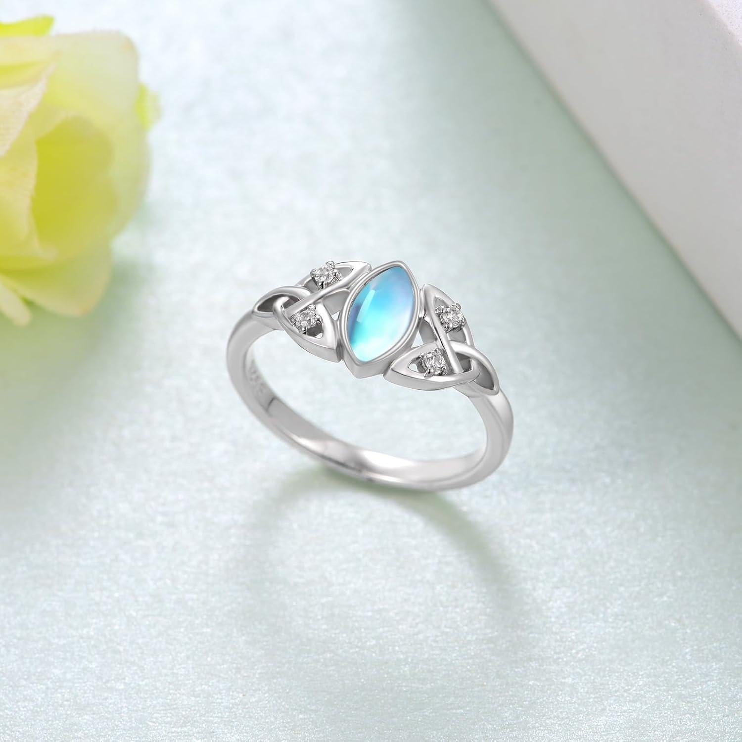 Anillo de Nudo Celta PEIREARA Plata 925 con Piedra de Luna