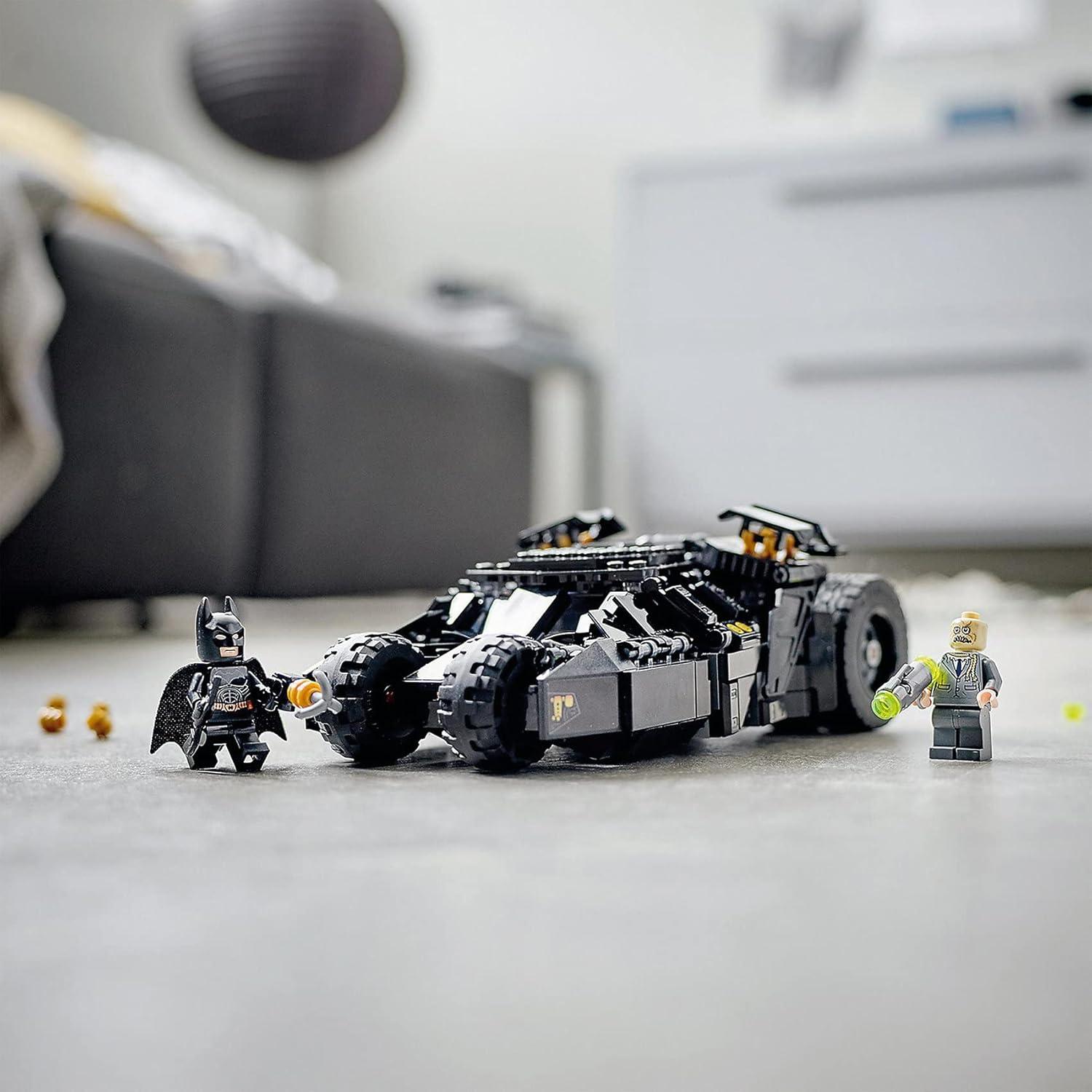 LEGO Batman Batmóvil Tumbler 76239 con Minifiguras