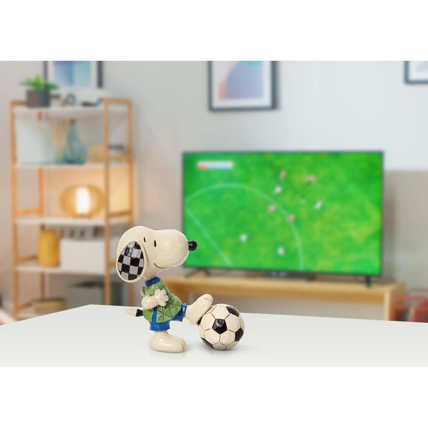 Figura Enesco Jim Shore Snoopy Fútbol 7.62 cm Multicolor