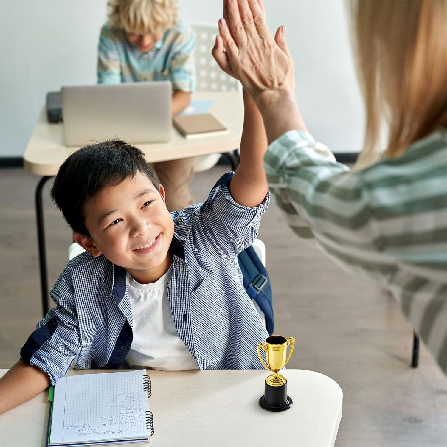 Mini Trofeos Juvale 24 Piezas Dorados para Eventos