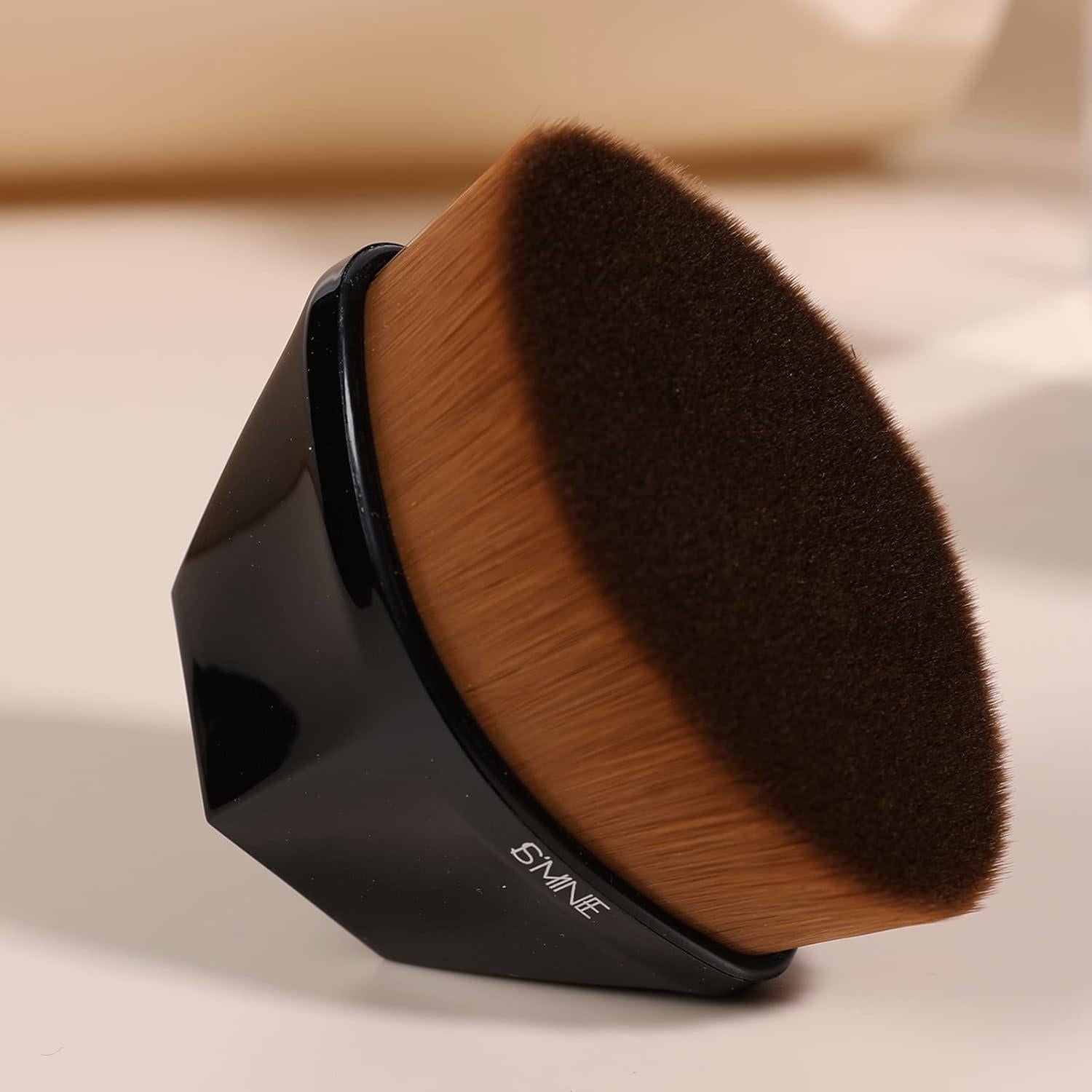 Brocha de Maquillaje ISMINE Kabuki Hexágono para Base y Rubor