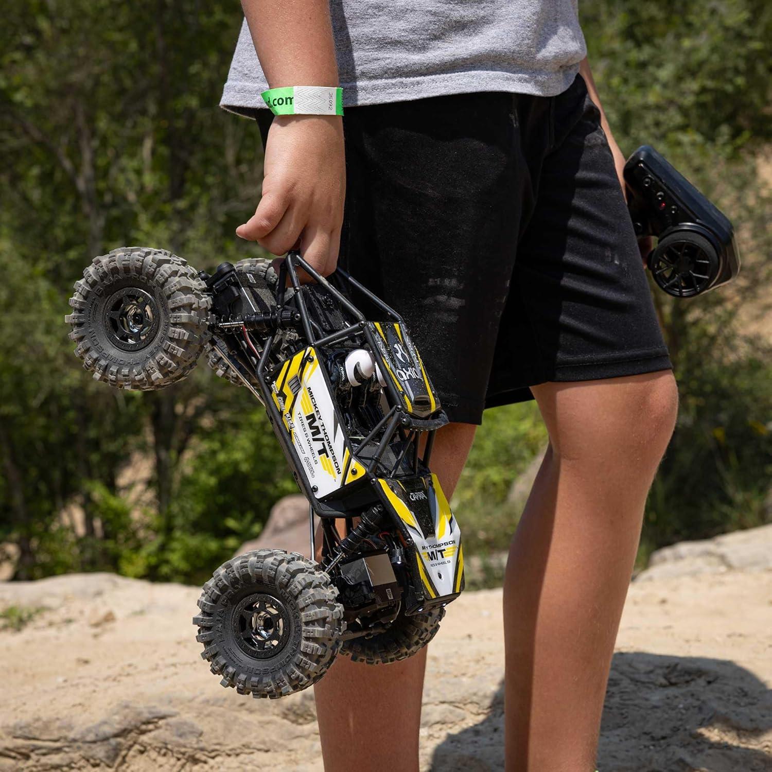 Camión RC Axial UTB18 Capra 4WS 1/18 Amarillo RTR 4x4