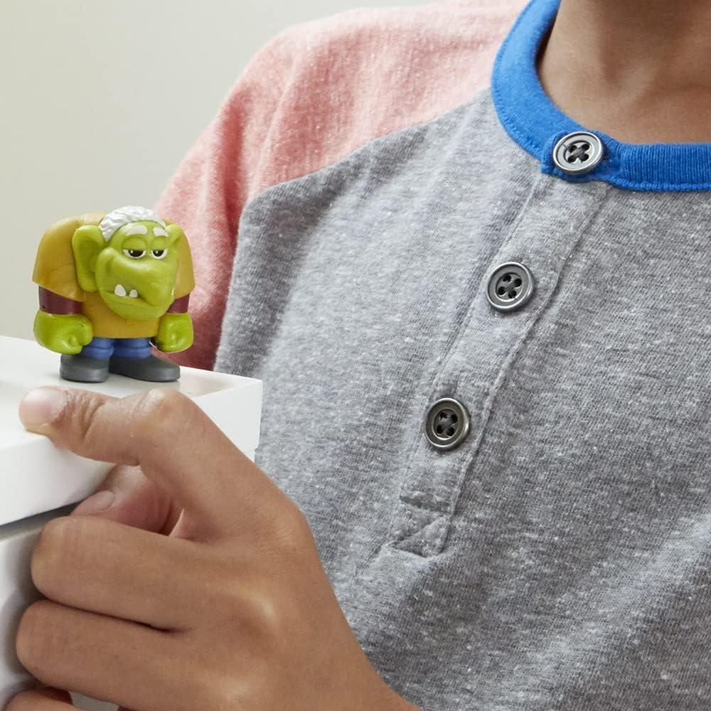 Figura Mini Empleado Tienda Gasolina Disney Pixar Onward