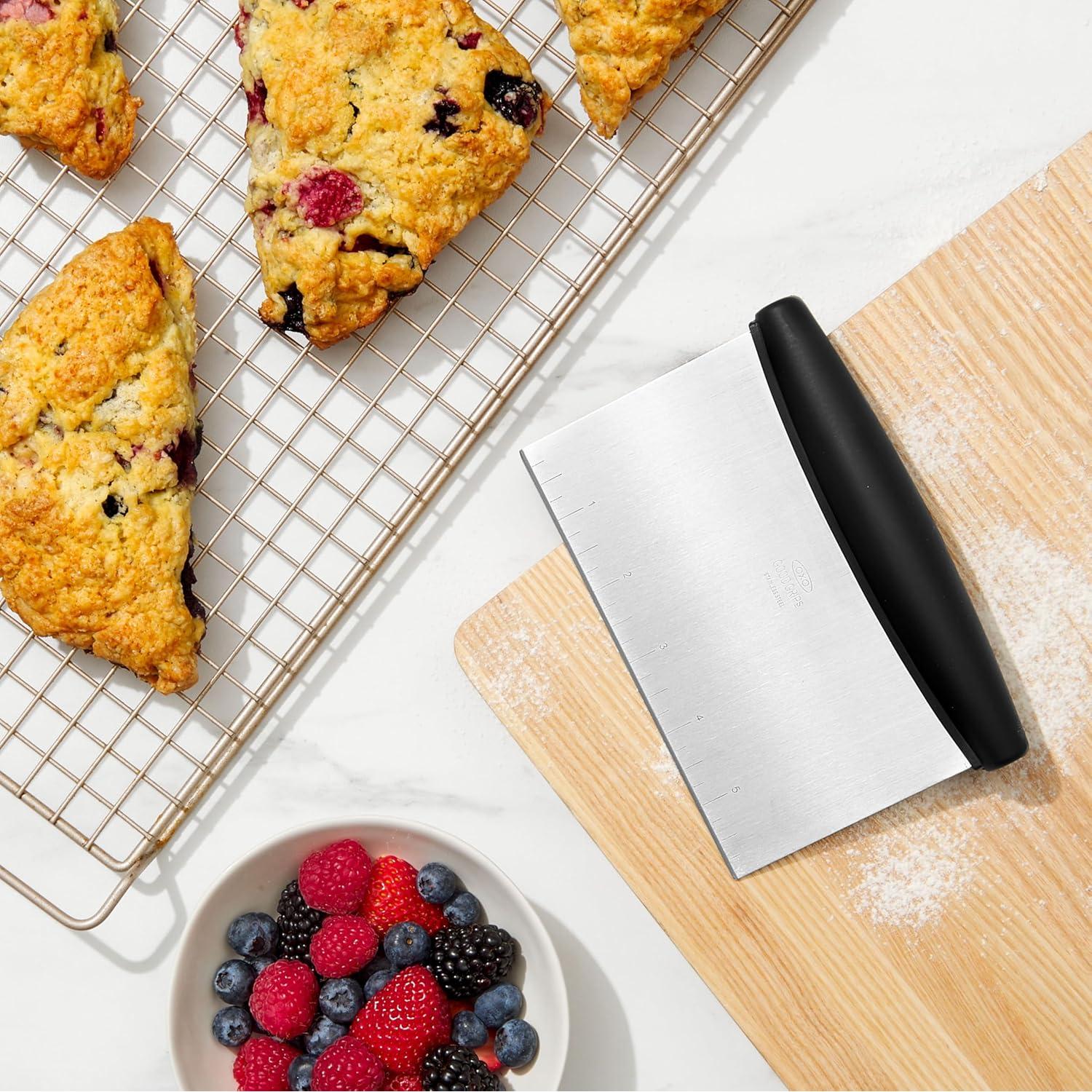 Raspador y Picador de Acero Inoxidable OXO Good Grips 15.88x10.16cm