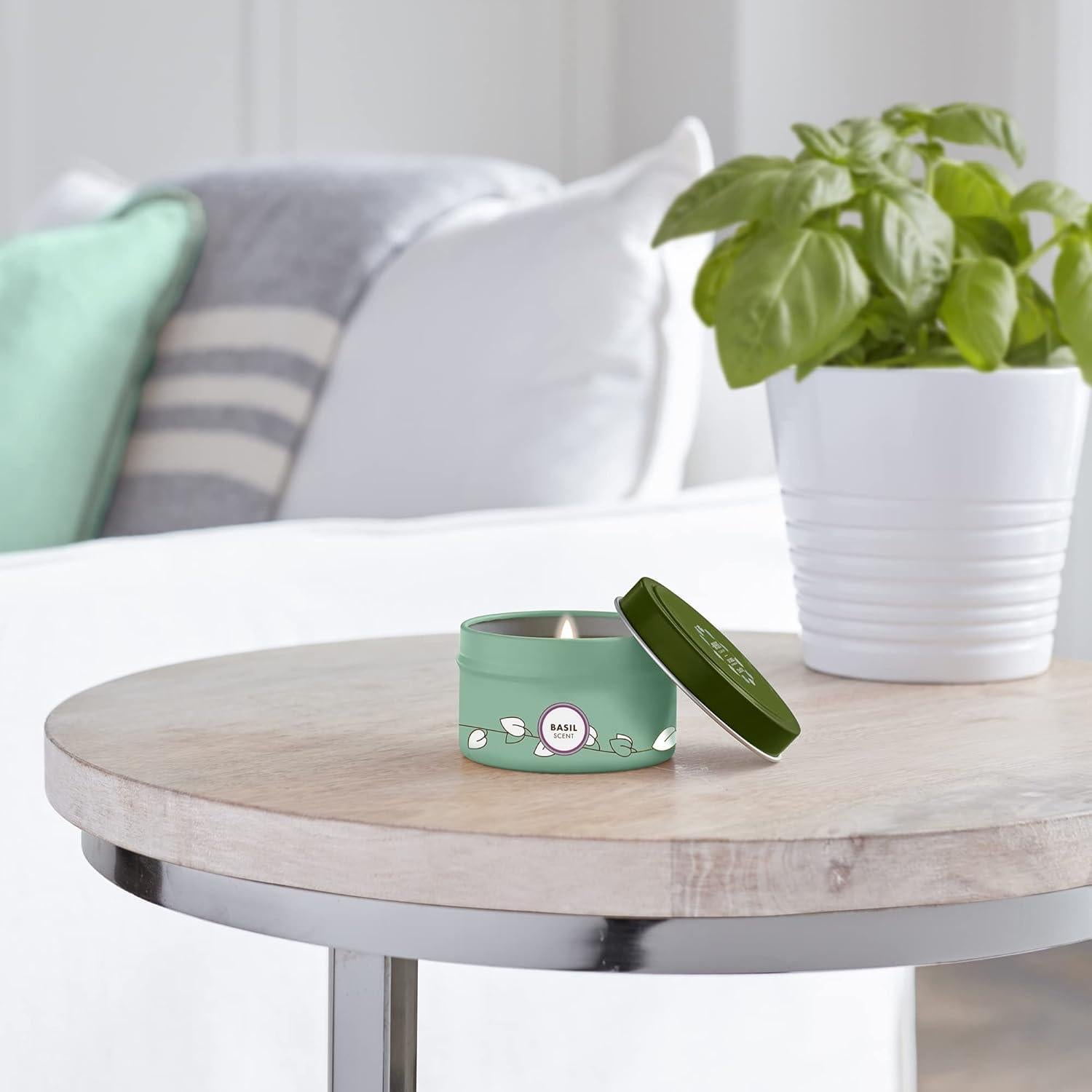 Vela de Soja Mrs. Meyer's Albahaca 82 g - 12 Horas de Quema