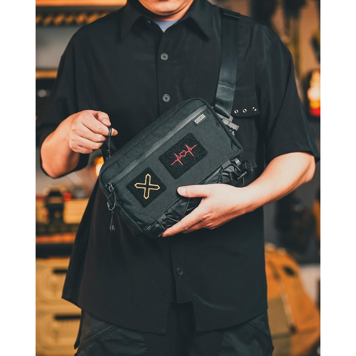 Bolsa de Hombro TACTICAL GEEK Cache L4 2.9L Negra