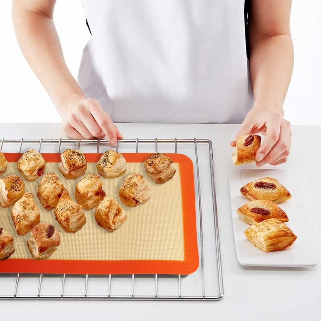 AMYONE Quarter Sheet Silicone Baking Mat, 2 Pcs Non-Stick Silicone Baking Mats Cookie Sheet for 9x13 Baking Pan, Reusable Baking Sheet Liners Compatible with Nordic Ware Naturals Quarter Sheet