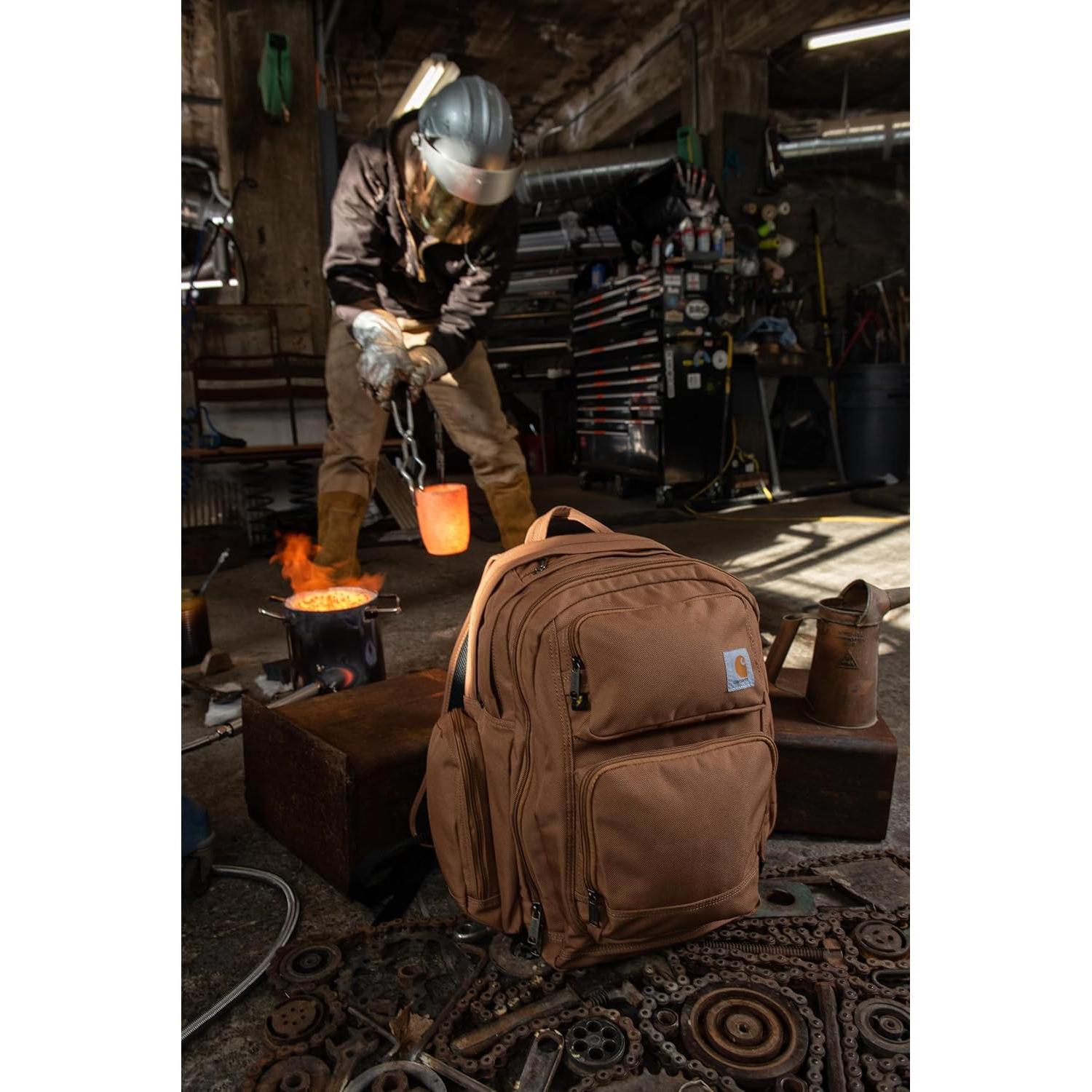 Mochila Carhartt 35L con funda para laptop y triple compartimento