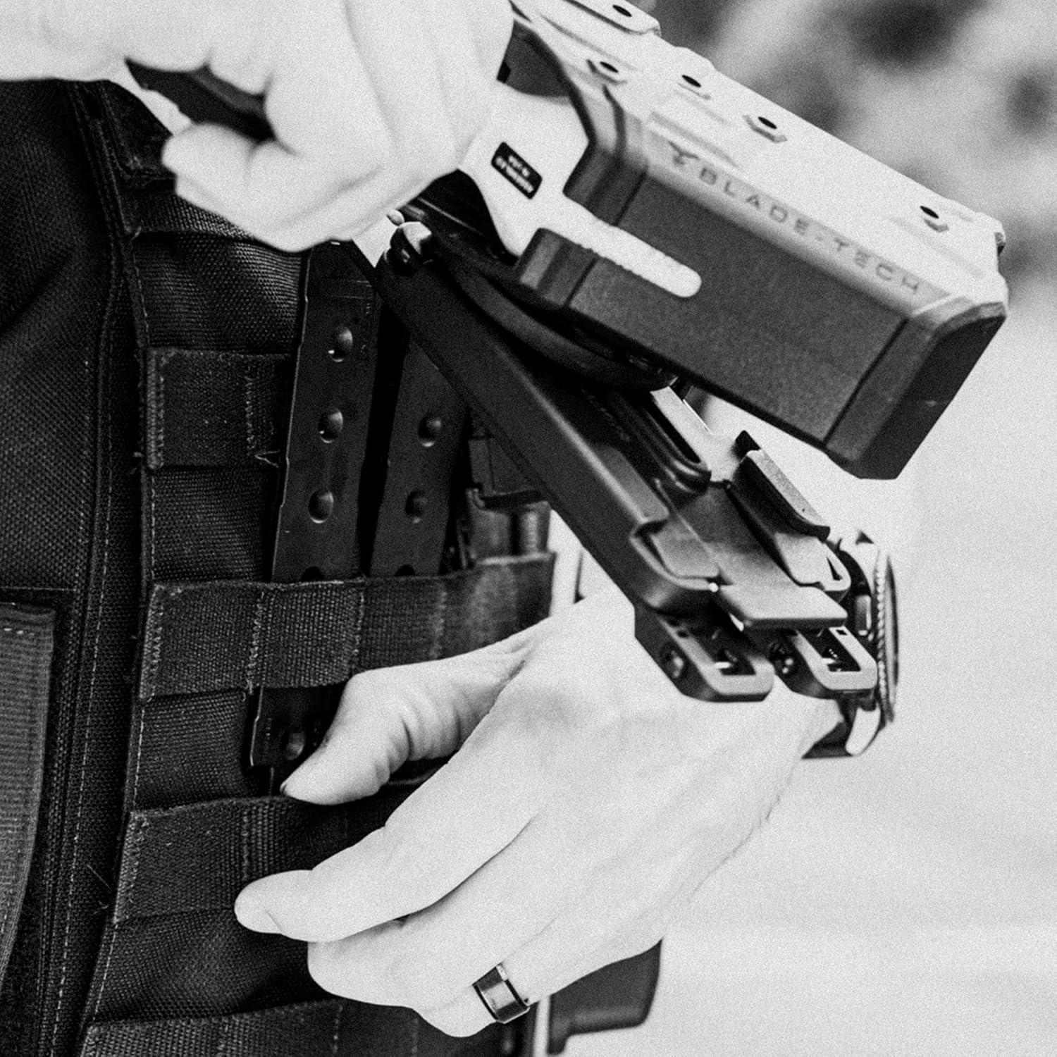 Clip de Sujeción MOLLE Blade-Tech Molle-Lok 3" Negro