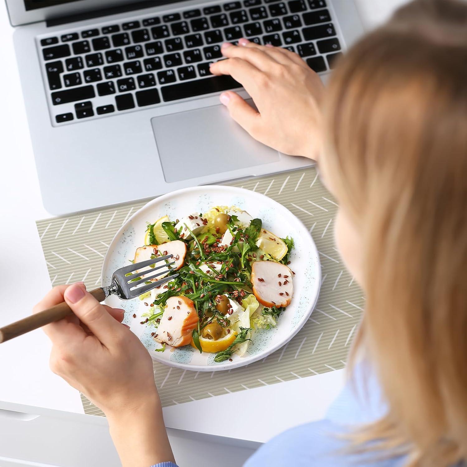 Forro Antideslizante Glotoch 30.48x609.6 cm Beige Herringbone