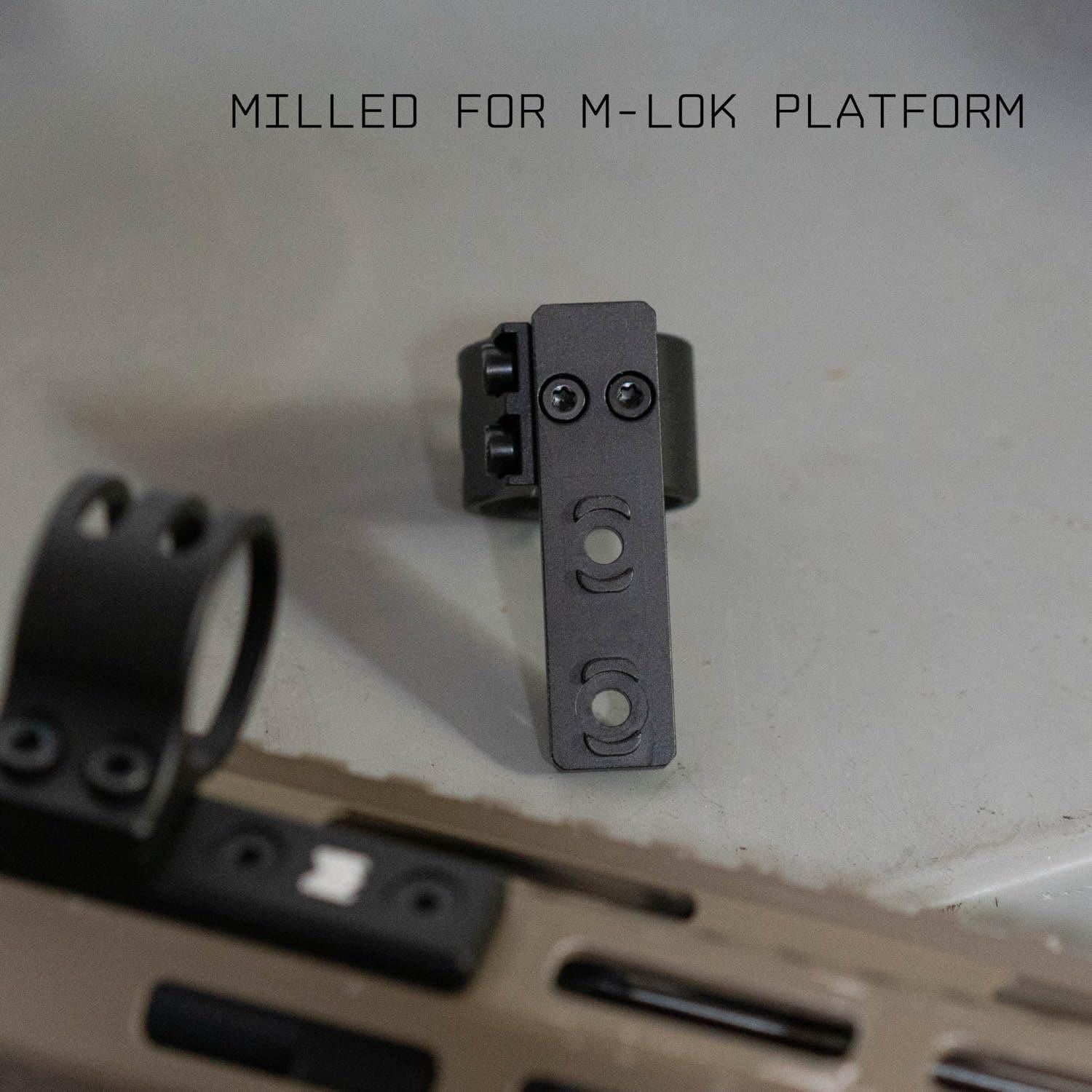 Soporte para Linterna Monstrum M-LOK 1 pulgada 45 grados