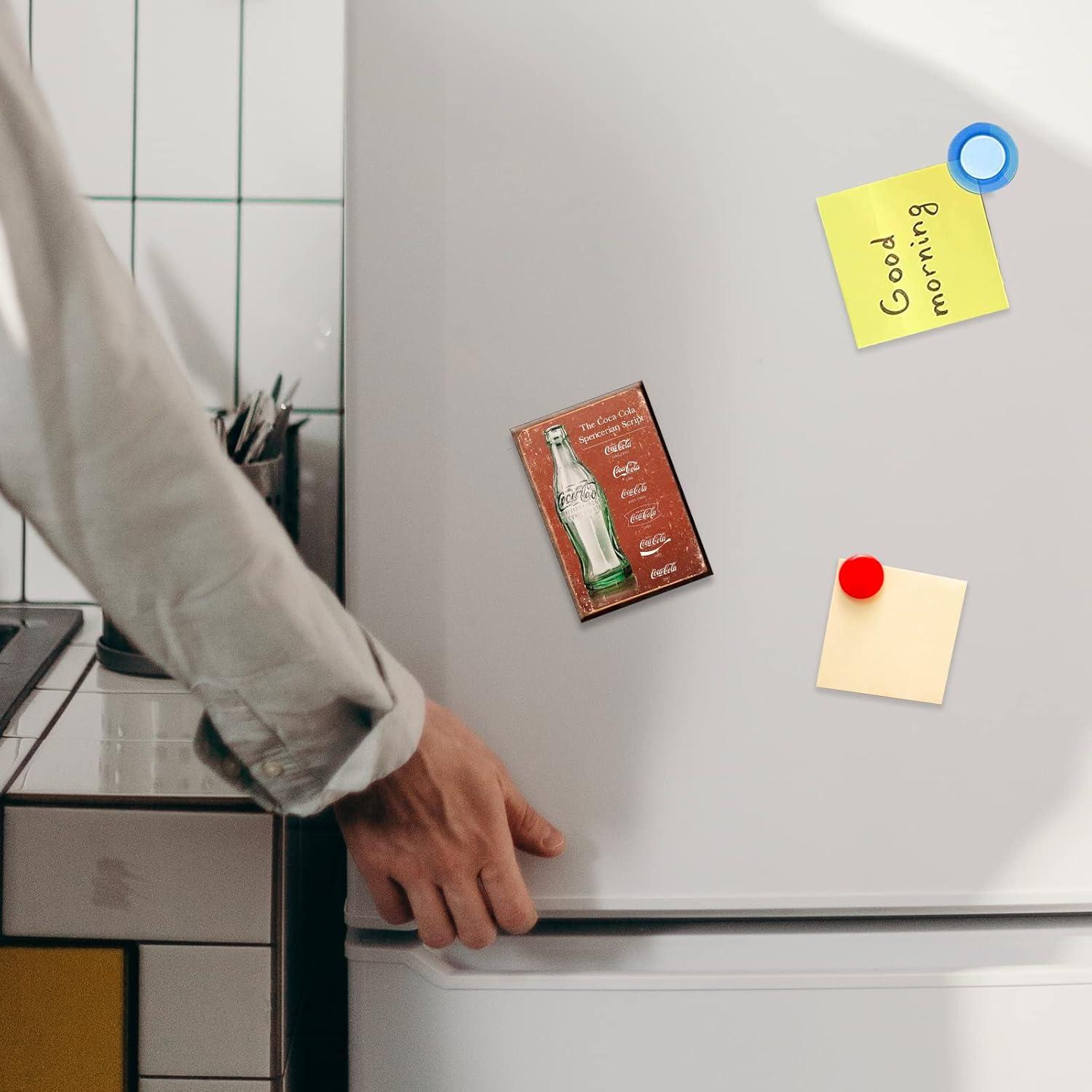 Imán de Refrigerador Desperate Enterprises Coca-Cola Script