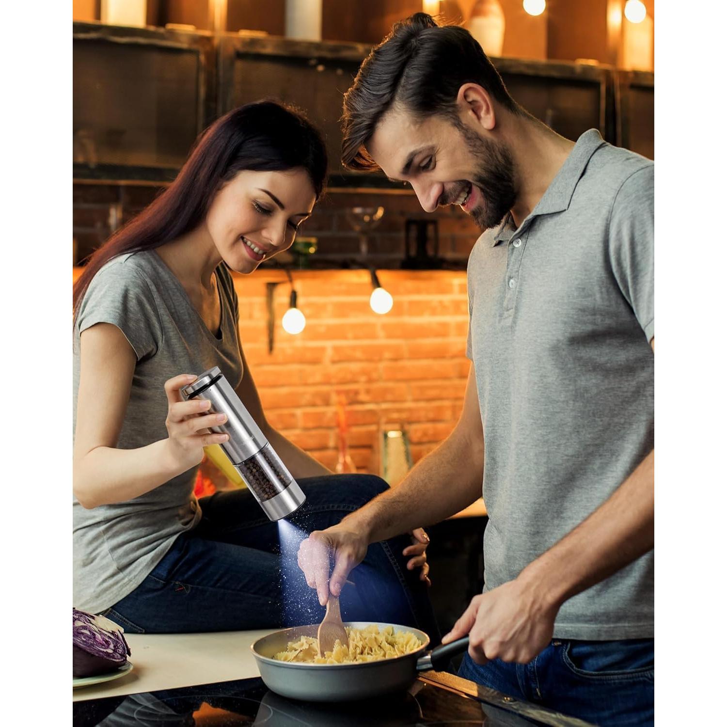 Juego de Molinillos Eléctricos de Sal y Pimienta GiveBest - Acero Inoxidable, 100ml, Recargables