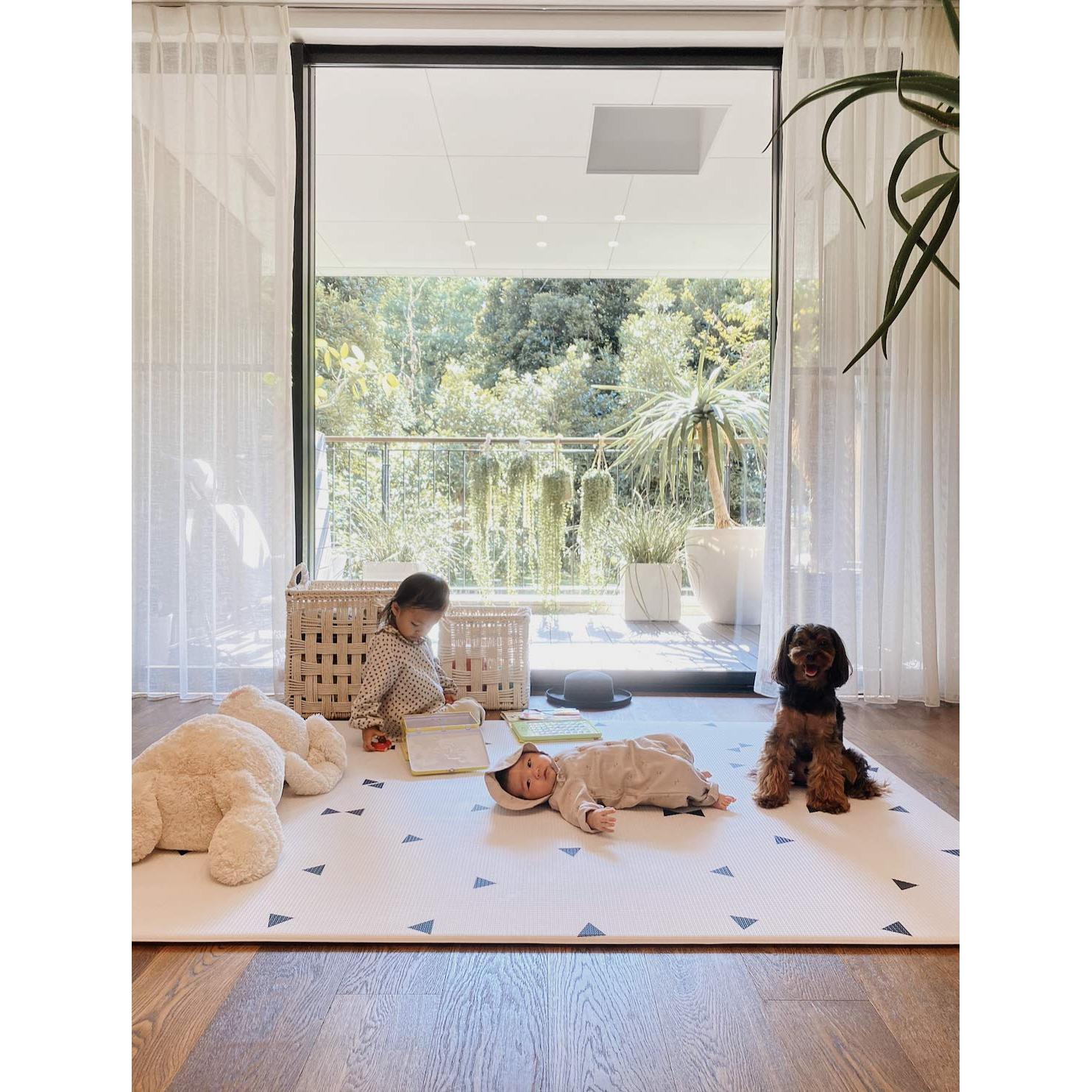 Alfombra de Juego LITTLE Bot Ofie Reversible 198x137 cm