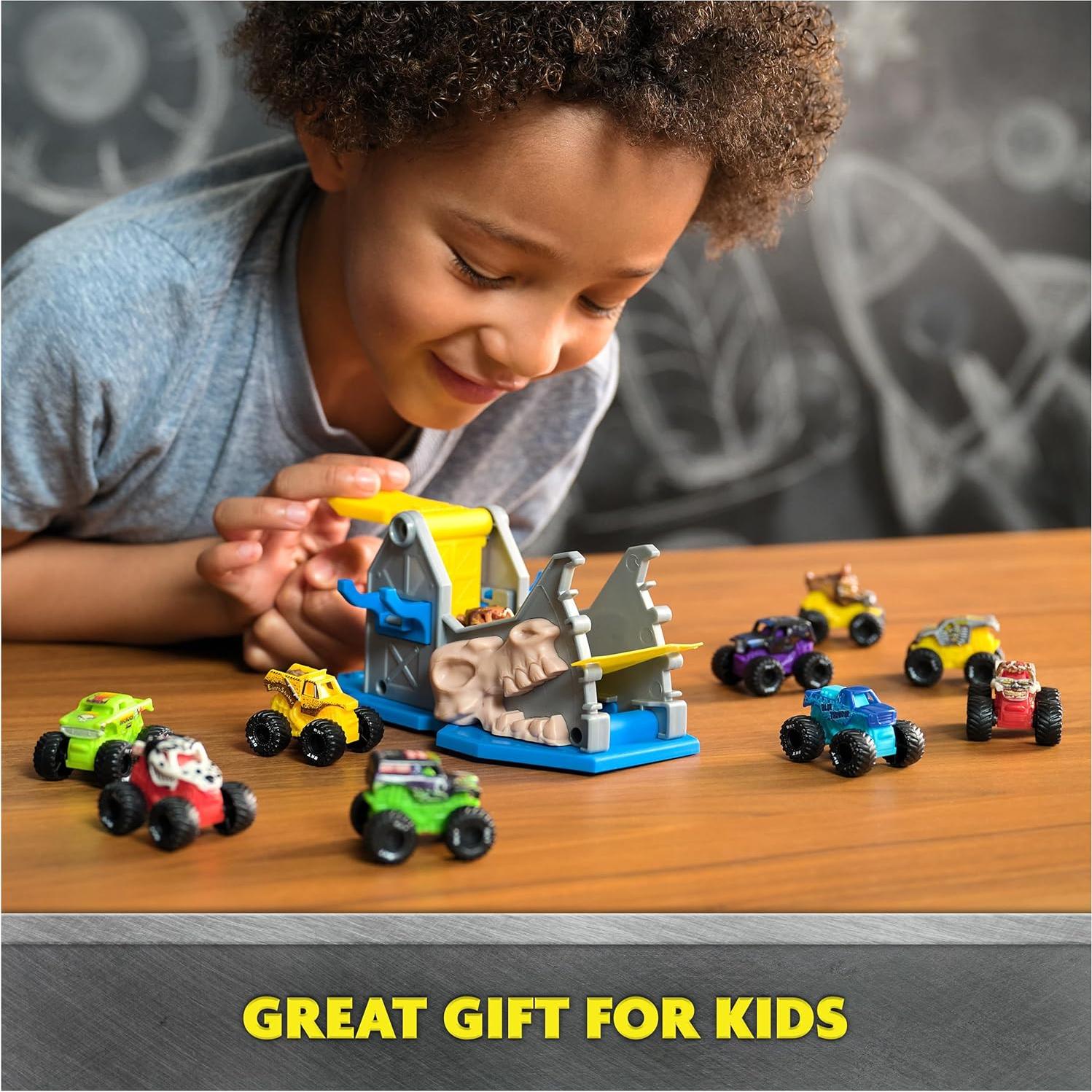 Playset Monster Jam Earthshaker Boneyard Blaster con 10 Mini Camiones