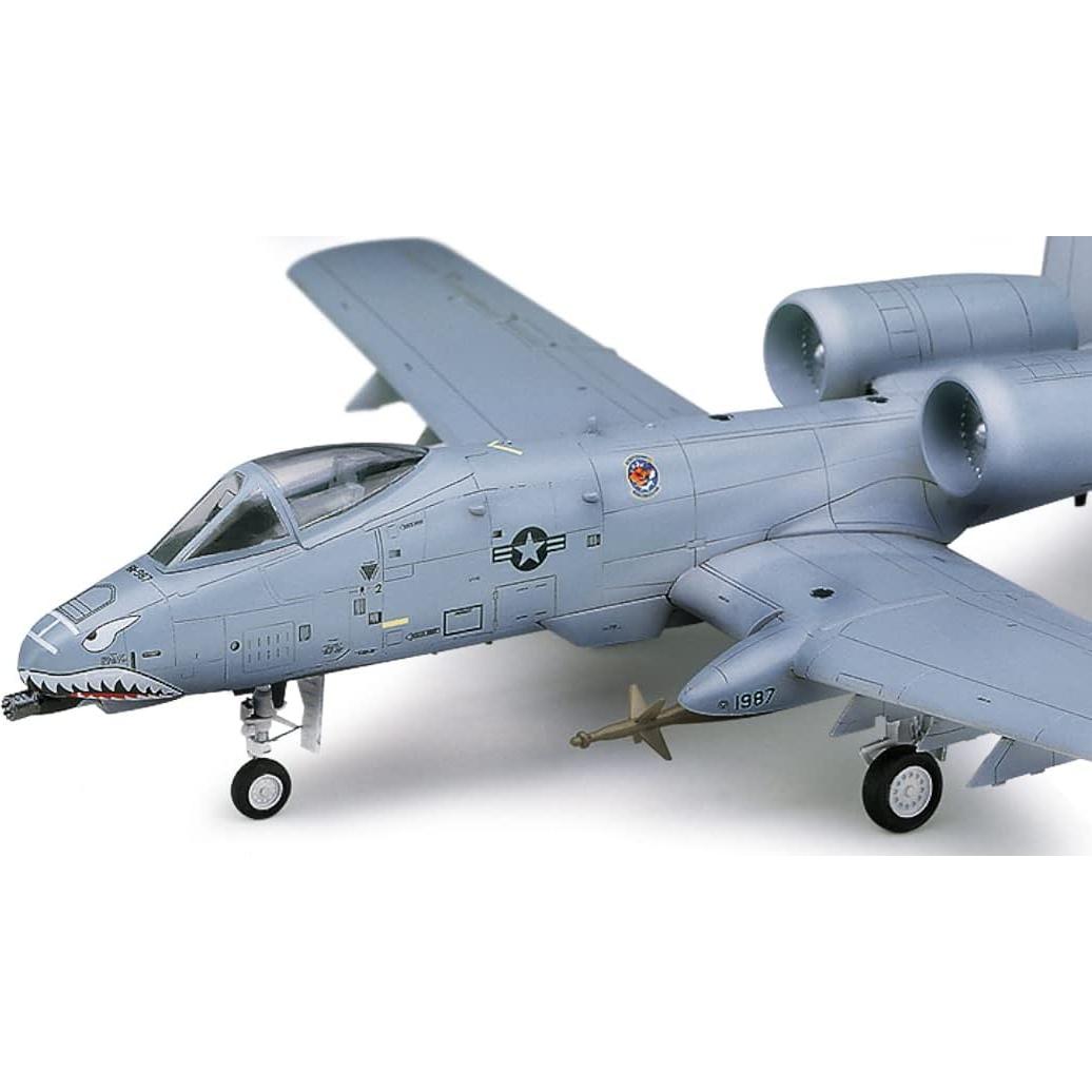 Kit de Modelo Militar Academy A-10A 1:72 para 14+